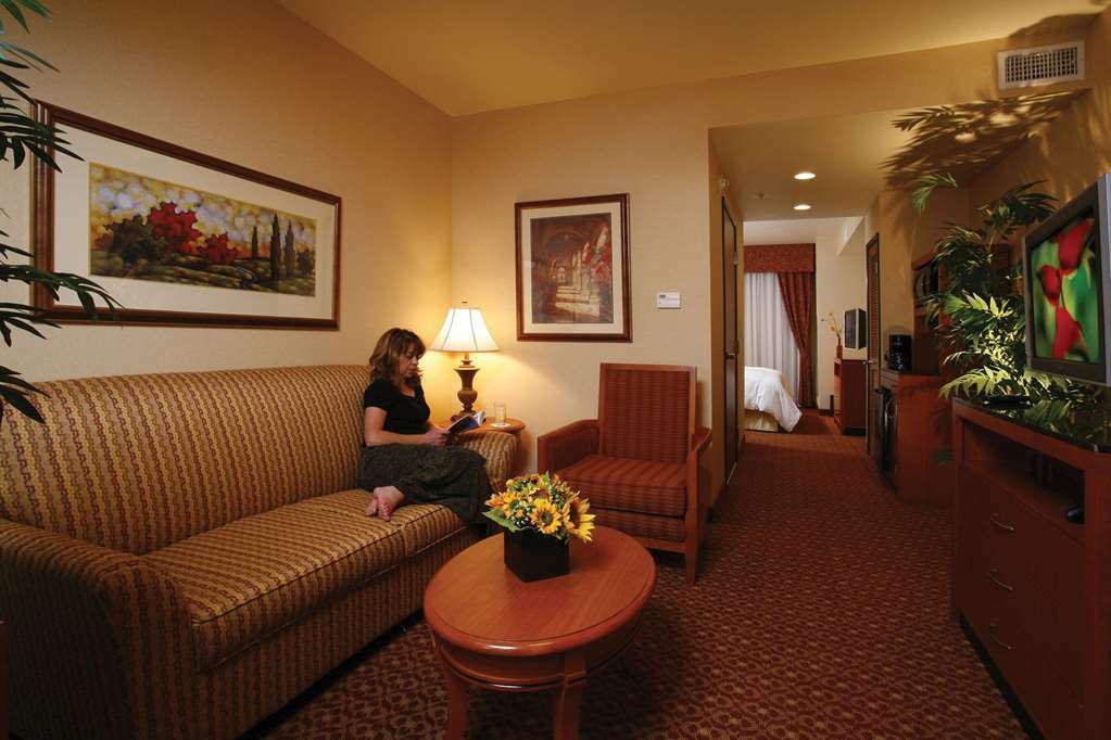 Hilton Garden Inn Las Vegas/Henderson Номер фото